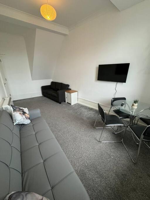 City Center Gem- Flat For 6 In Sheffield Gs404 Экстерьер фото