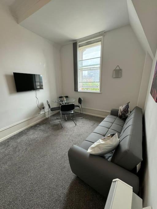 City Center Gem- Flat For 6 In Sheffield Gs404 Экстерьер фото